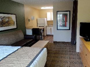 Extended America Select - Tampa - North Airport