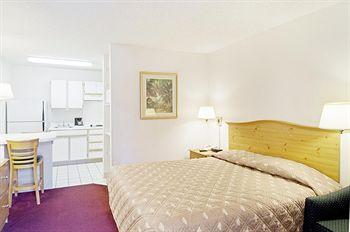 Extended America Select - Tampa - North Airport Hotel 2*