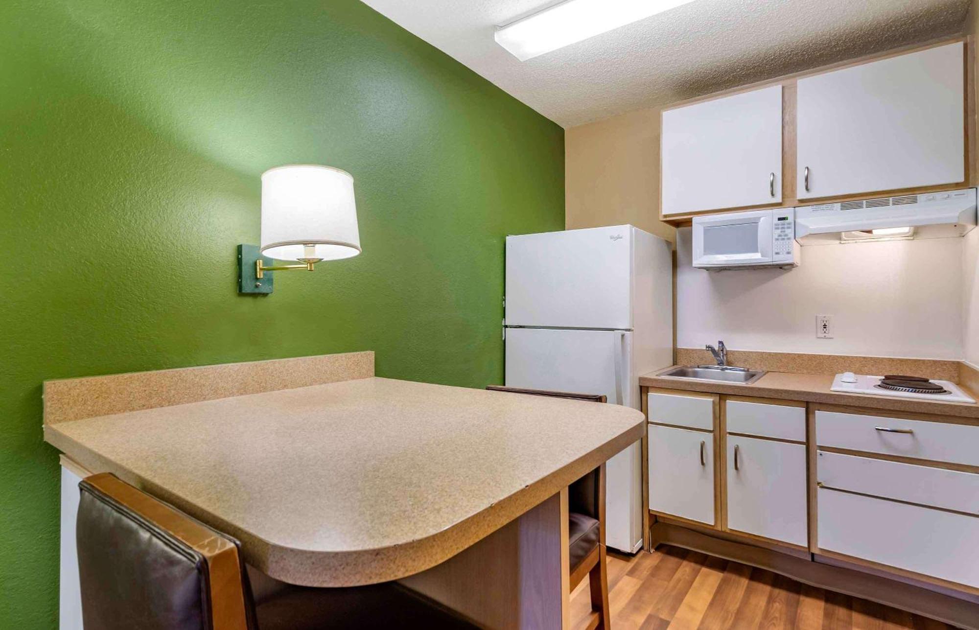 Extended America Select - Tampa - North Airport Hotel 2*