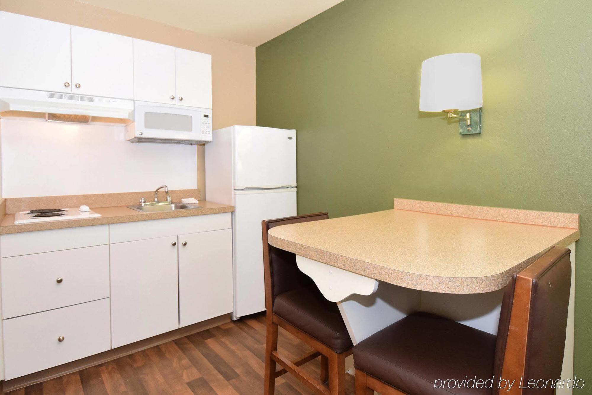 Extended America Select - Tampa - North Airport Hotel 2*